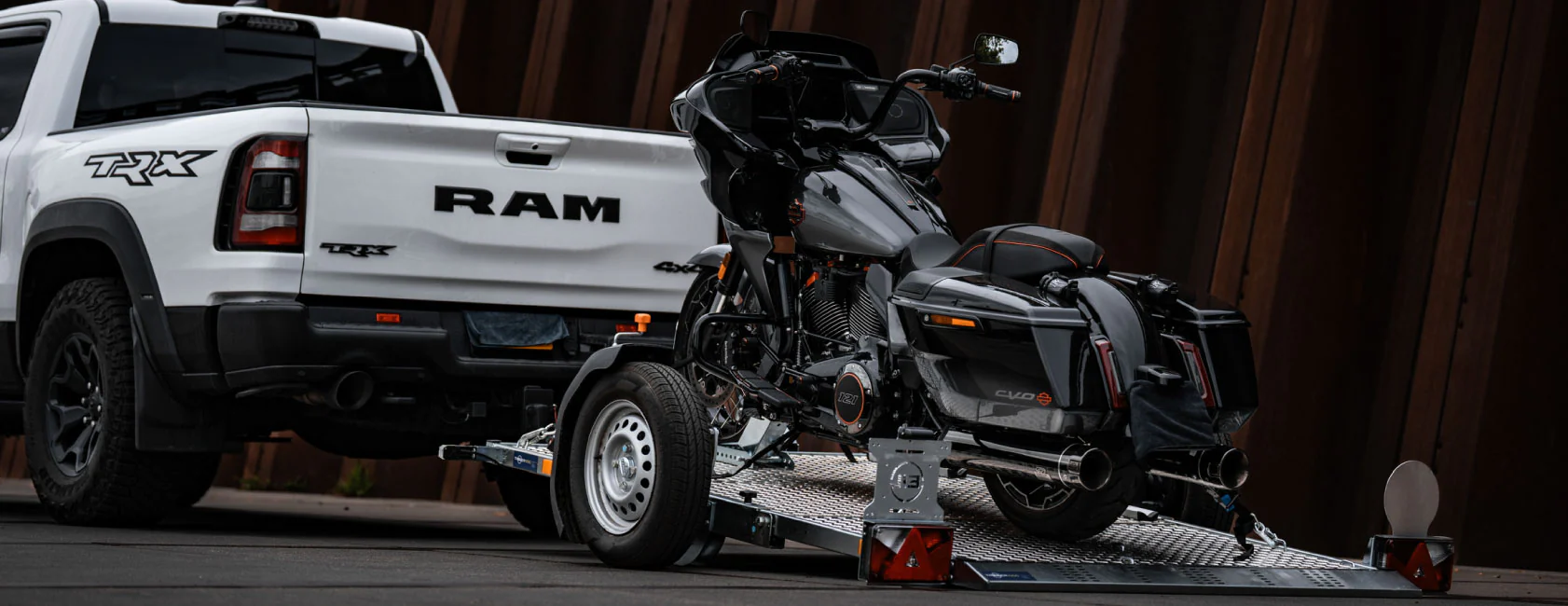 treiler tr1000 ram cvd motorradanhaenger banner